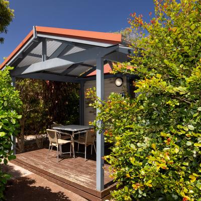 big4 emu beach albany 1brchalet outside