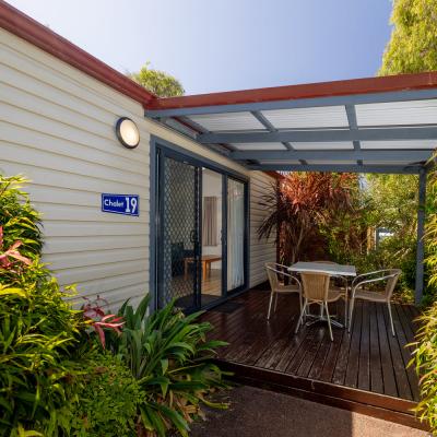 big4 emu beach albany 2brchalet outside